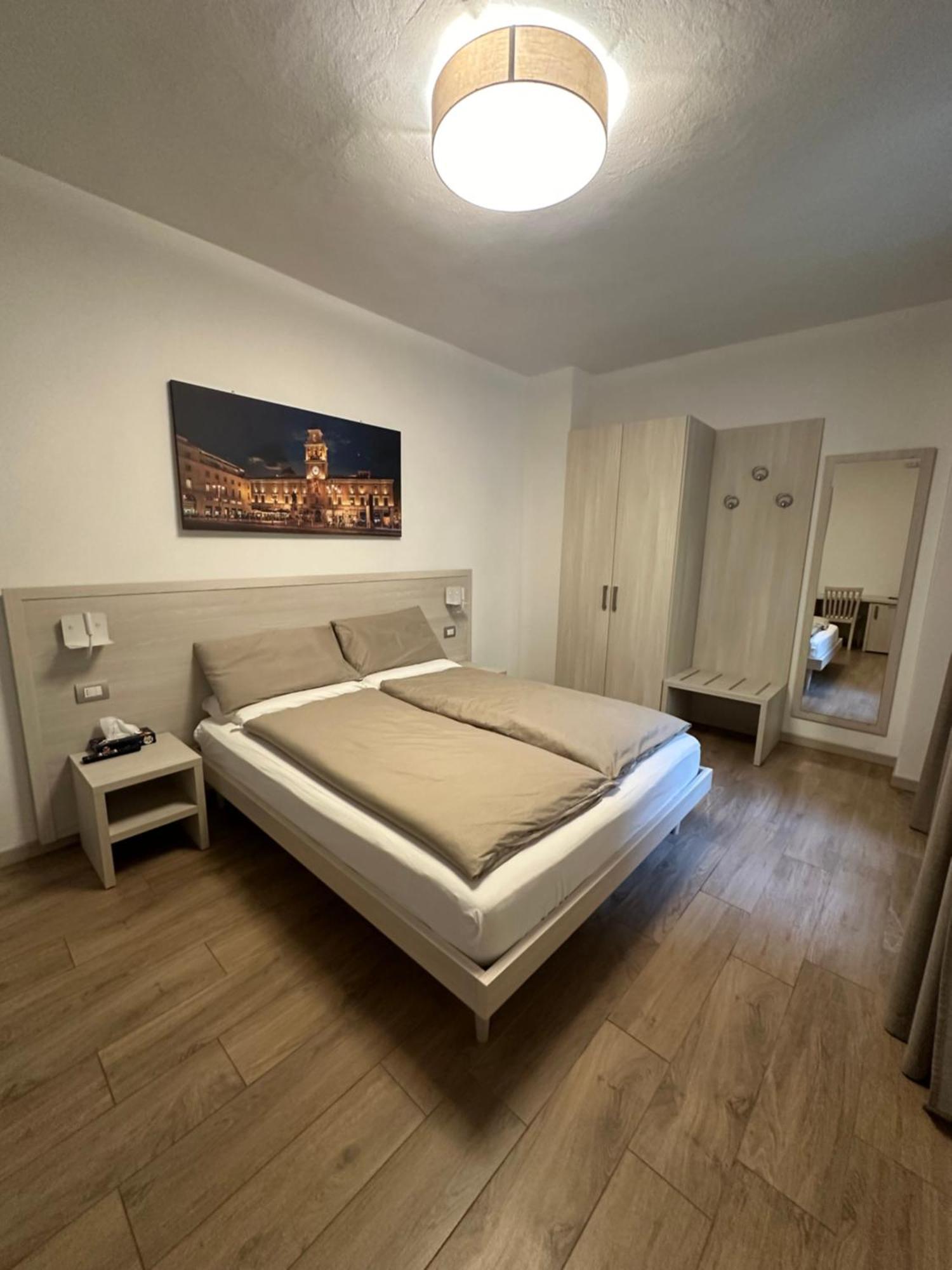 Residenza Pezzani Hotel Парма Екстериор снимка