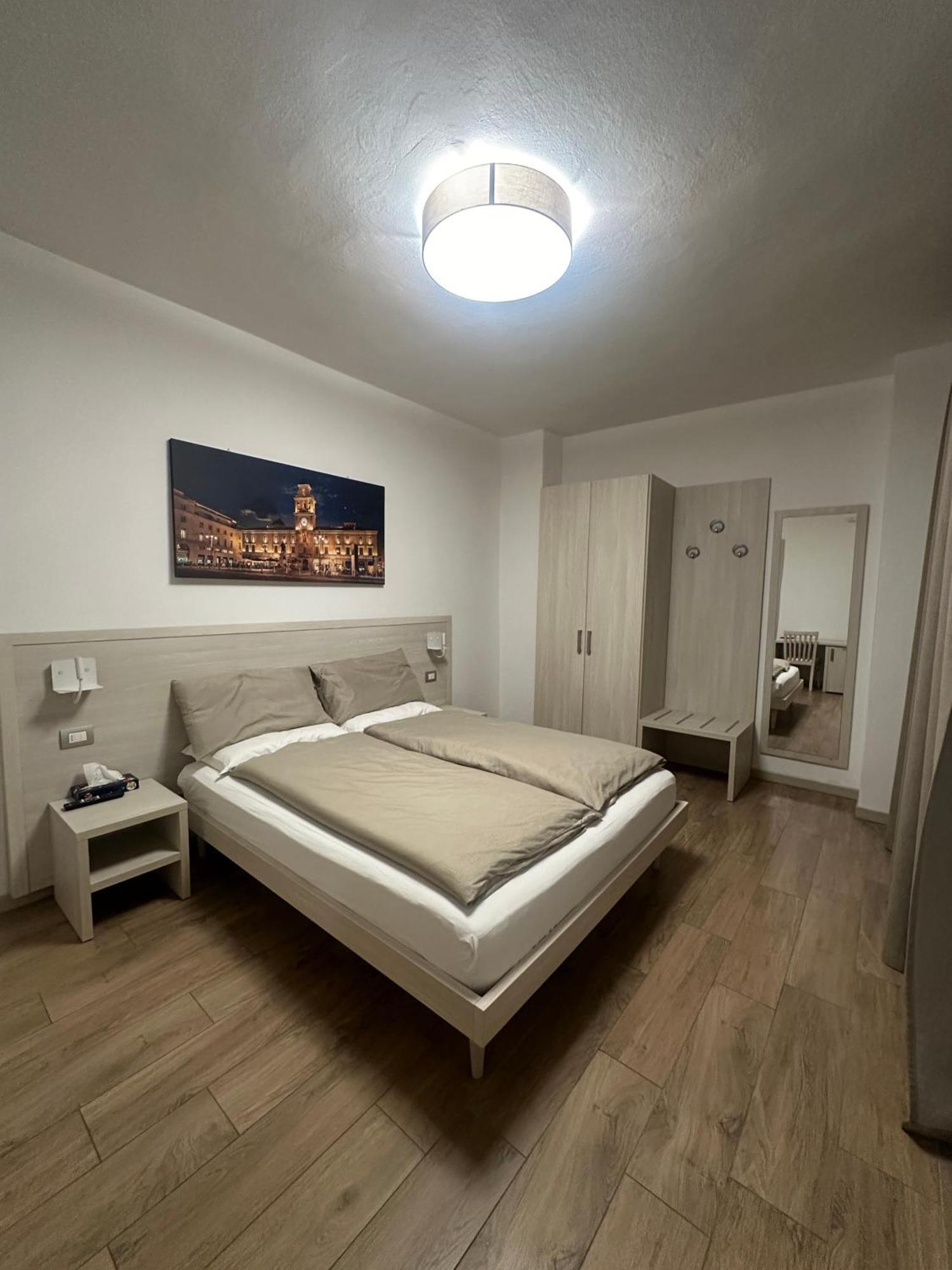 Residenza Pezzani Hotel Парма Екстериор снимка
